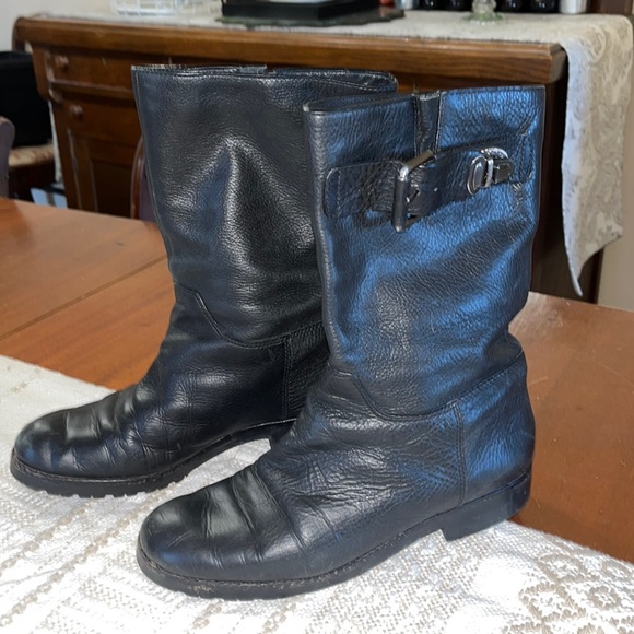Via Spiga Shoes - Via Spiga Black Leather Boots Block Heel Side Buckles Pebbled Leather Size 8